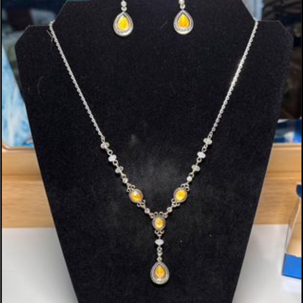 Vintage Pastel Gift Set - Yellow (citrine color) set necklace and earrings